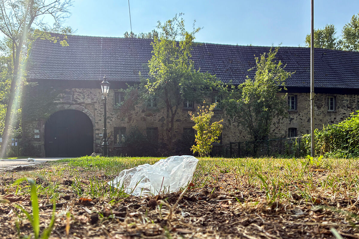 World Cleanup Day rund um die Wasserburg Haus Graven. 