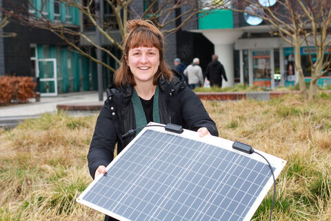 Isabelle Uebach VZ mit Solarmodul