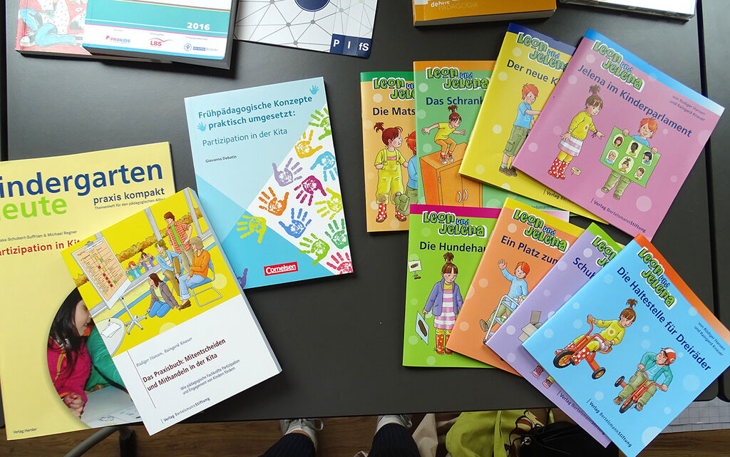 Demokratiebildung wird dort immer wichtiger, wo mit Kindern und Jugendlichen gearbeitet wird. Partizipation ermöglicht jungen Menschen, Demokratie unmittelbar zu erleben. Dazu bietet die Stadt Langenfeld zwei Fortbildungen an.