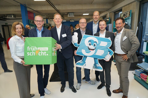 Langenfelder frühschicht bei der SB Unternehmensgruppe. 