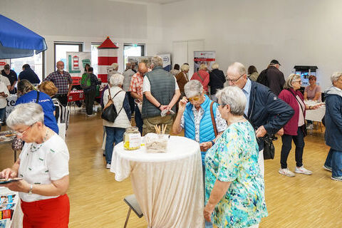 3. Markt der VielfALT am Freitag, 4. September, 10 bis 15 Uhr, im katholischen Gemeinde- und Begegnungszentrum „Ankerplatz“ an der Solinger Straße 17. 